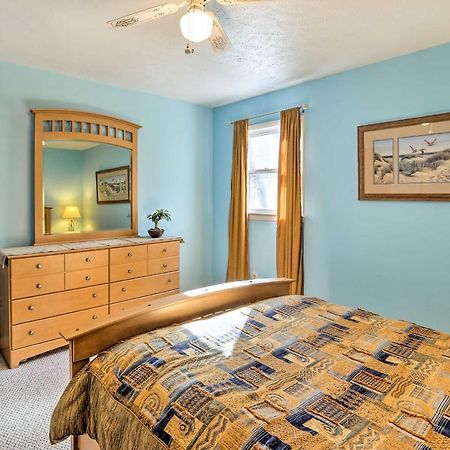 Lake Waccamaw Home With Fenced Yard And Shared Pier! ภายนอก รูปภาพ