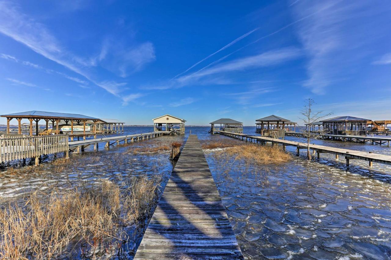 Lake Waccamaw Home With Fenced Yard And Shared Pier! ภายนอก รูปภาพ