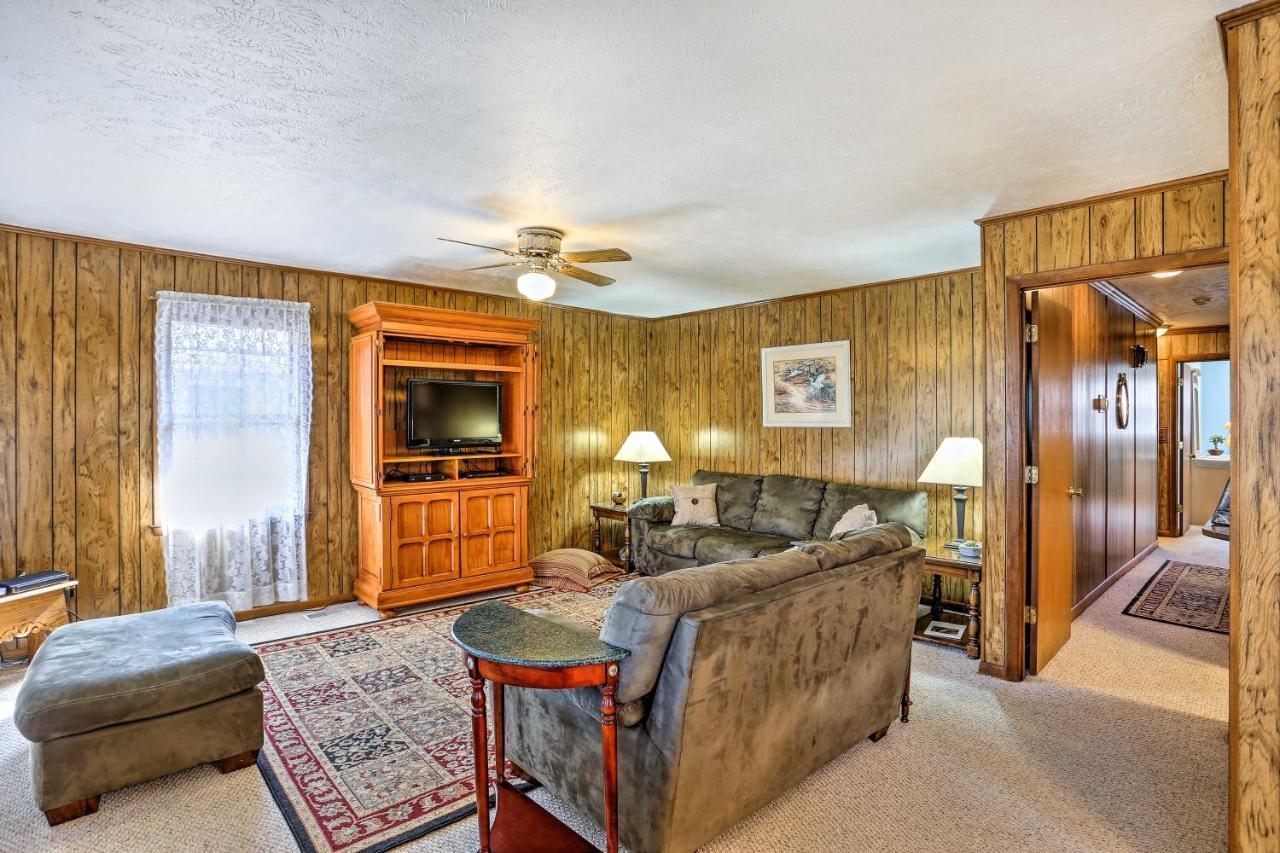 Lake Waccamaw Home With Fenced Yard And Shared Pier! ภายนอก รูปภาพ