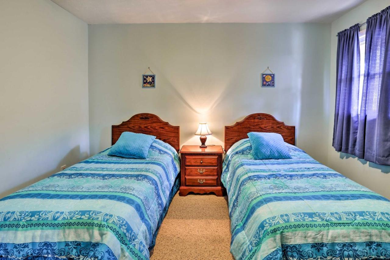 Lake Waccamaw Home With Fenced Yard And Shared Pier! ภายนอก รูปภาพ